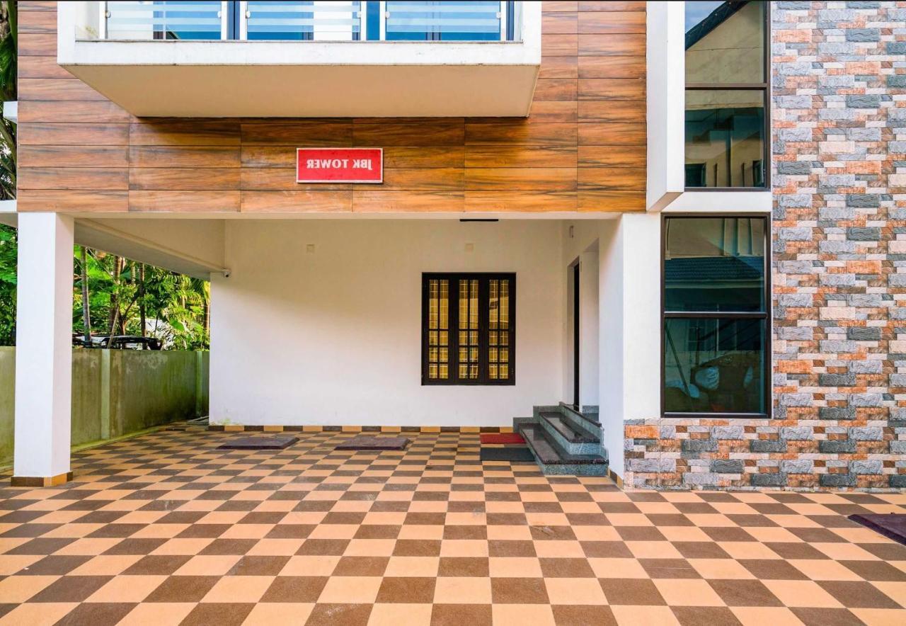 Hotel O Thykoodam Apartments Kochi Exteriör bild