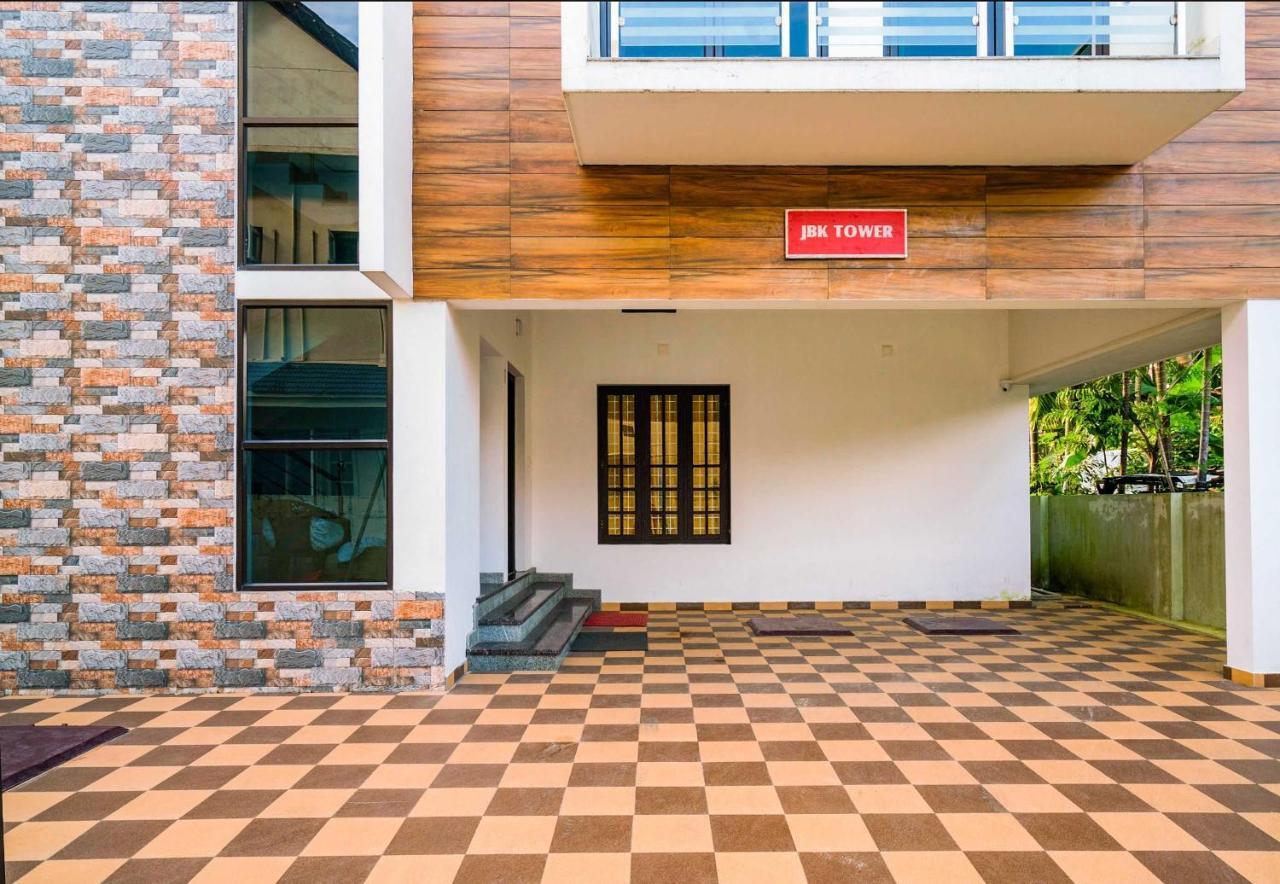 Hotel O Thykoodam Apartments Kochi Exteriör bild