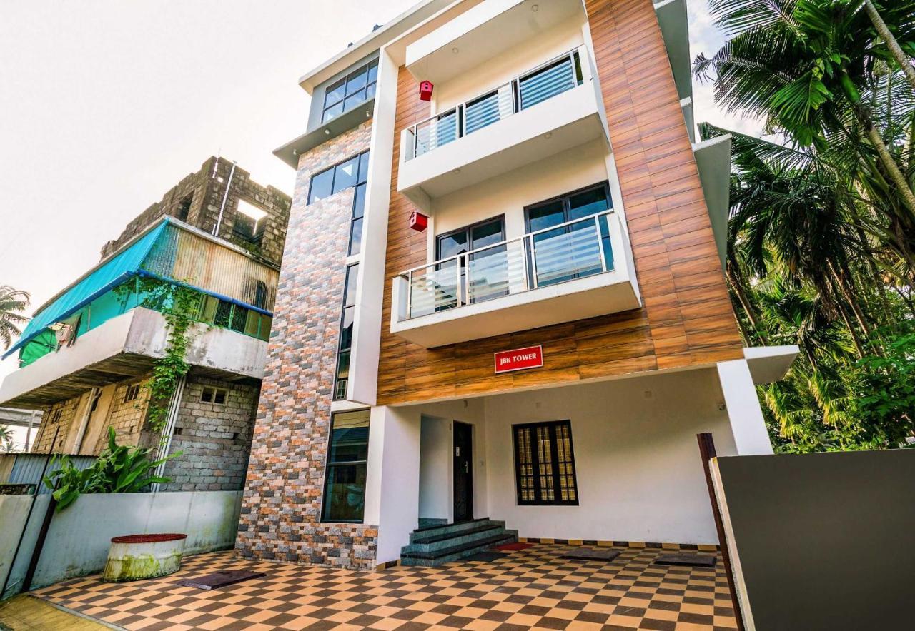 Hotel O Thykoodam Apartments Kochi Exteriör bild