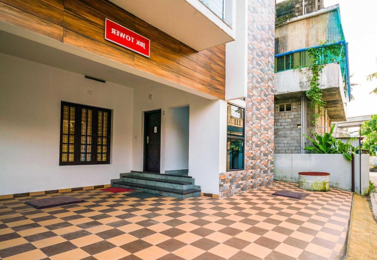 Hotel O Thykoodam Apartments Kochi Exteriör bild