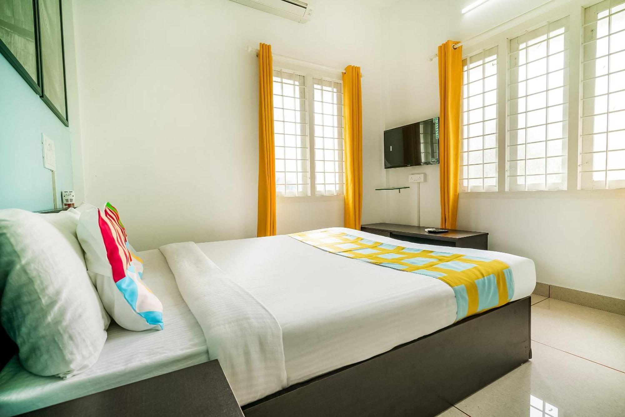 Hotel O Thykoodam Apartments Kochi Exteriör bild