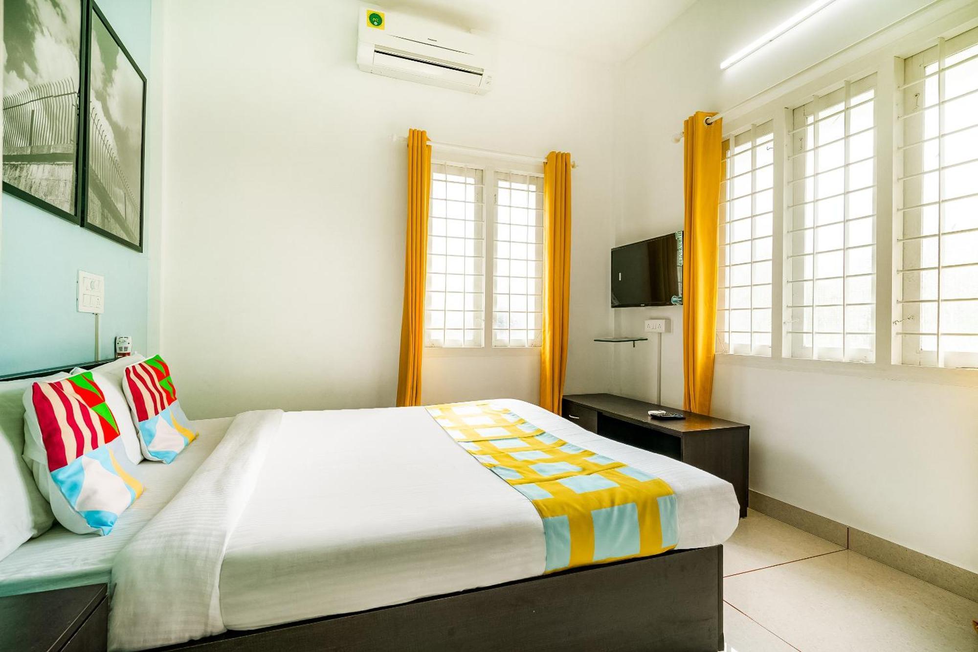 Hotel O Thykoodam Apartments Kochi Exteriör bild