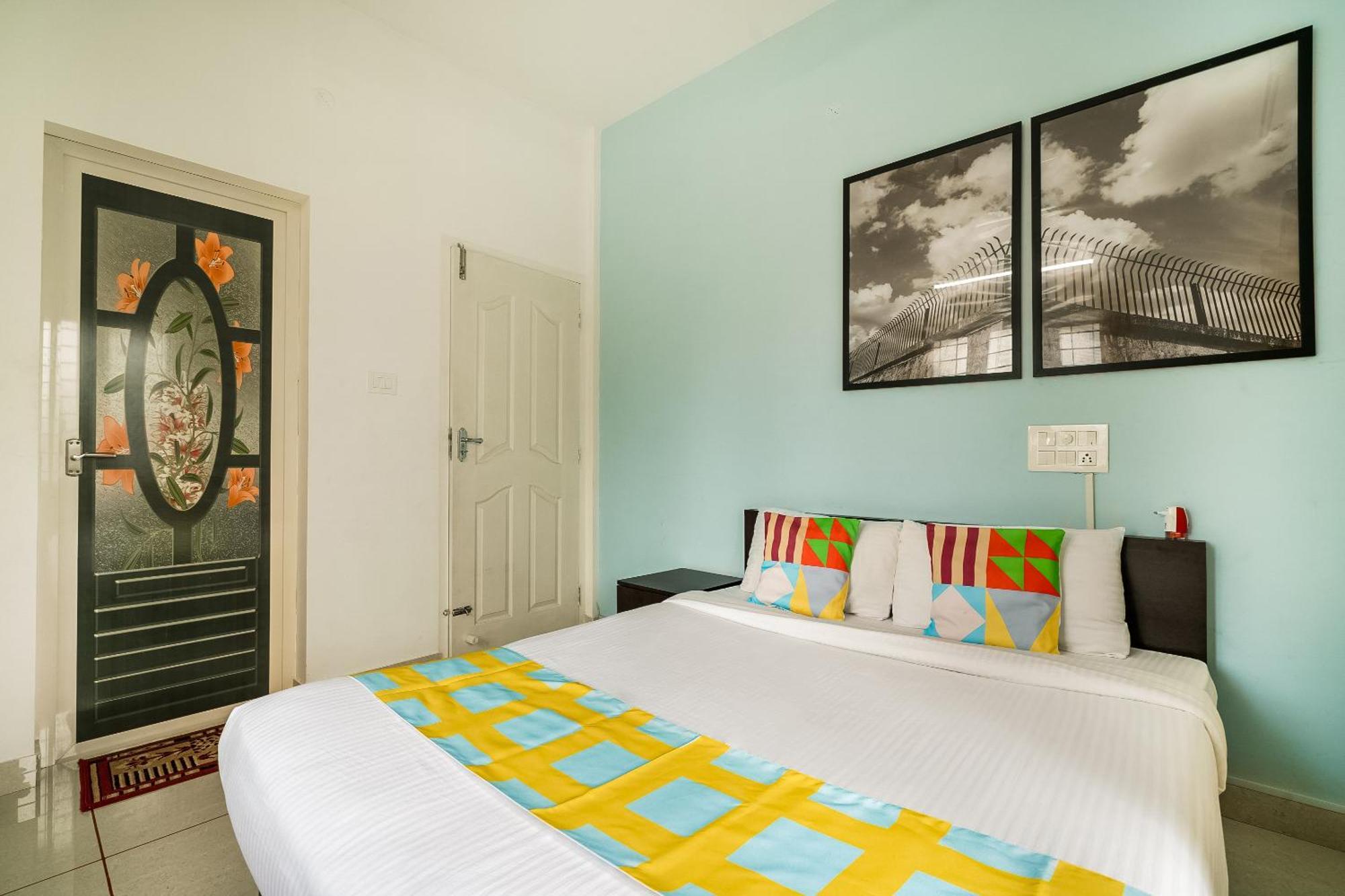 Hotel O Thykoodam Apartments Kochi Exteriör bild
